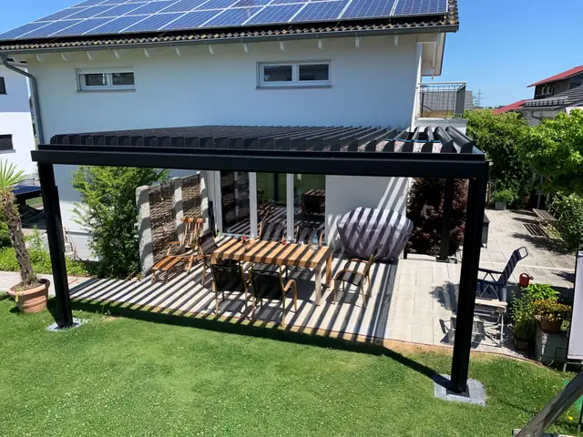 Solavinea pergola solar cells